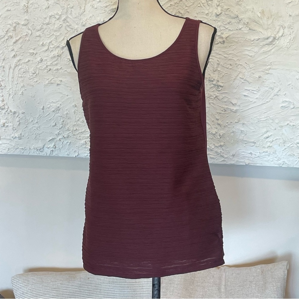 ANN TAYLOR Women's Medium Burgundy Sleeveless Textured Tank Sz S NWT
